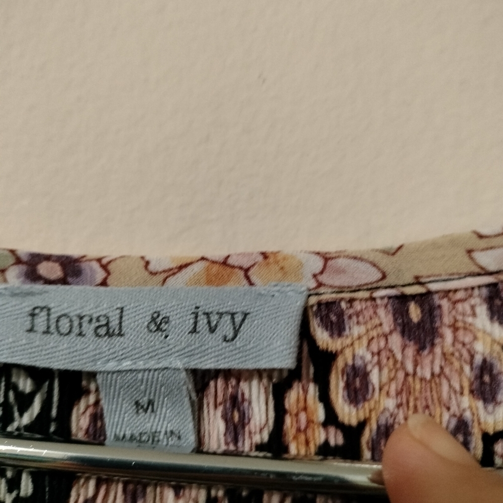 Floral & Ivy Size Medium Peasant Floral Blouse Shirt Boho Vibe Pleated Peasant - Picture 4 of 7